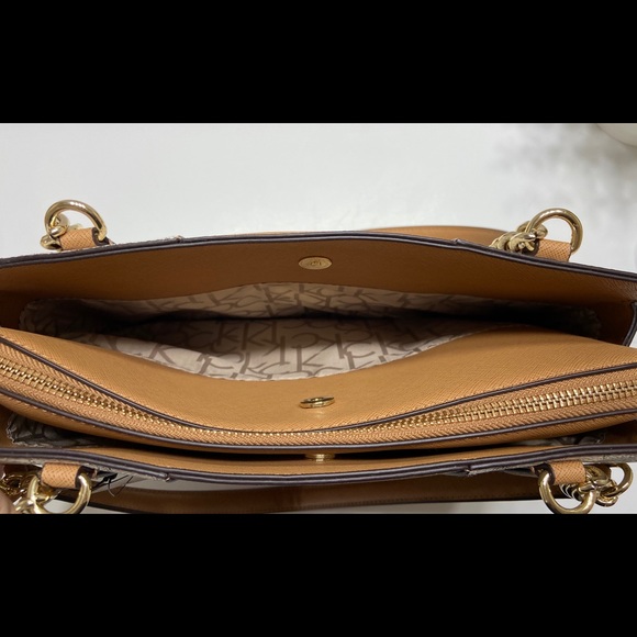 NEW Calvin Klein Monogram Logo Chainlink Satchel - Picture 4 of 12